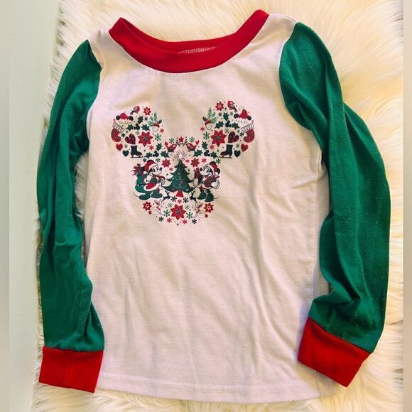 Disney Christmas Mickey Mouse pajamas! 🎄 - Picture 1 of 3